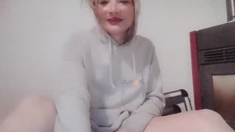 Snapshot of jhopeftw chatting on October 31, 5:17 am Anya online show from October 31, 5:17 am