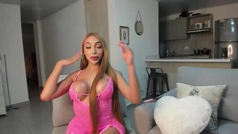 julessy online show from February 17, 5:53 pm