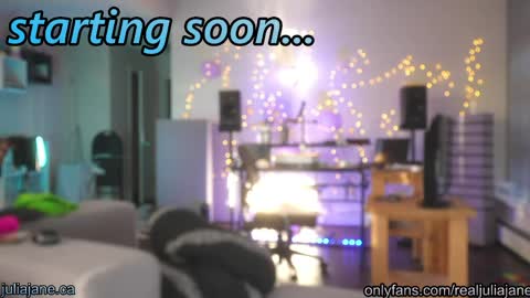 Julia Jane online show from June 6, 2:29 am