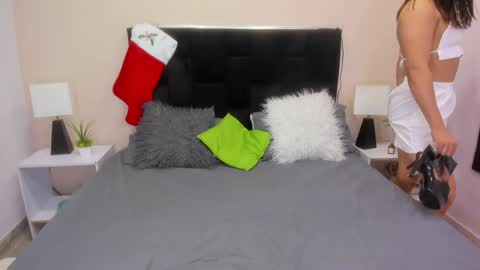 Snapshot of kamell_x26 chatting on December 19, 12:45 pm Kamell online show from December 19, 12:45 pm