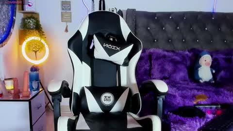 katherine_rose_ online show from November 11, 11:17 pm