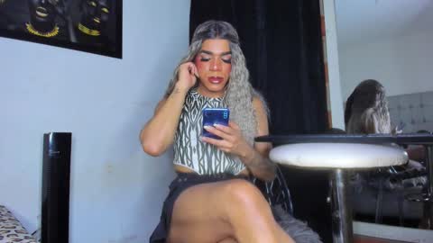 Snapshot of kendall__hot_sexy chatting on October 14, 7:42 am Kendall online show from October 14, 7:42 am