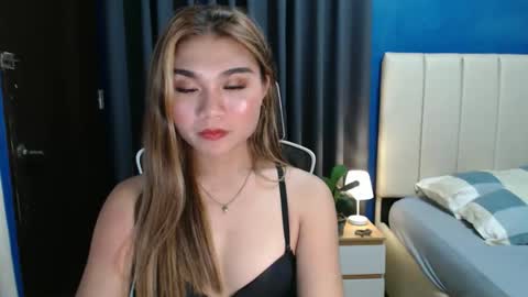 kendixglossy online show from April 1, 8:17 pm