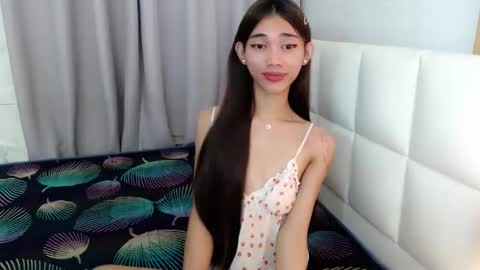 khloe online show from March 4, 2:21 pm