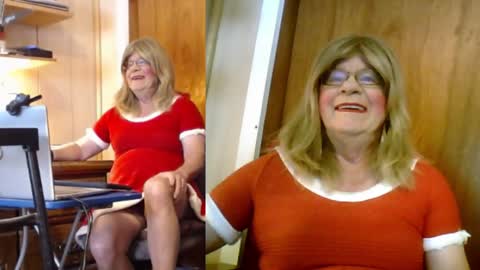 kim crossdresser     no nude room and clean chat only. online show from December 24, 4:40 pm