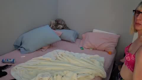 Snapshot of kirkcammerman1 chatting on January 11, 8:33 am Onya online show from January 11, 8:33 am