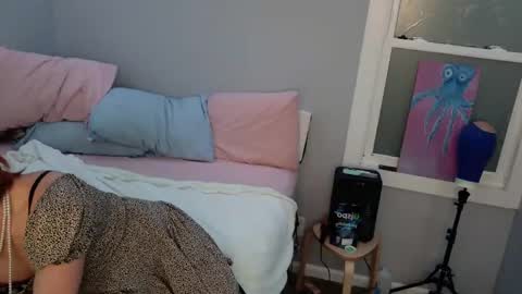 Snapshot of kirkcammerman1 chatting on January 12, 7:43 am Onya online show from January 12, 7:43 am