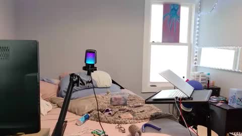 Snapshot of kirkcammerman1 chatting on February 22, 7:03 pm Onya online show from February 22, 7:03 pm