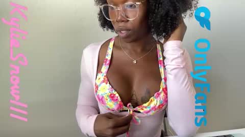 Kylie Snow online show from February 10, 6:59 pm