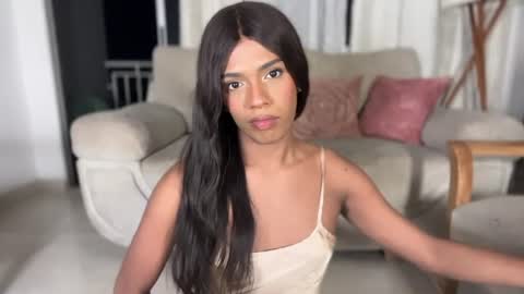 Leila     online show from July 31, 11:49 pm