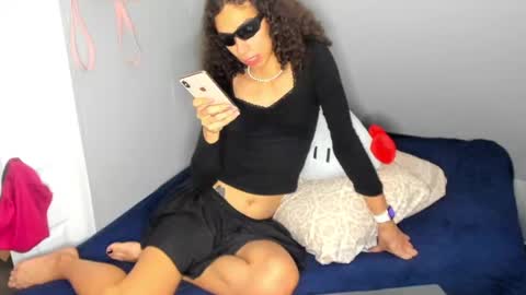 Snapshot of lia_hdz chatting on September 25, 9:55 pm Kabroncita online show from September 25, 9:55 pm