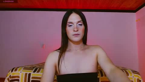 Lila Martin online show from December 2, 9:51 pm