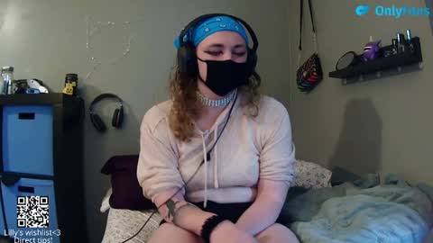 Snapshot of lillylovings chatting on September 20, 1:33 am LillyLovings online show from September 20, 1:33 am