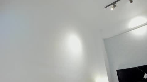 Snapshot of lily_cash1 chatting on October 17, 8:56 pm lily_cash1 online show from October 17, 8:56 pm