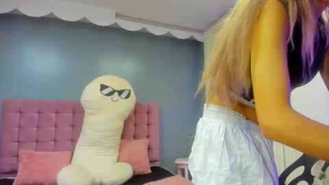 Lis  online show from March 28, 1:51 am