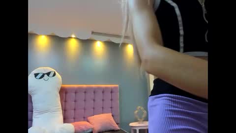 Lis  online show from April 2, 2:42 am