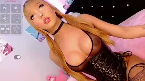 lisahadidd online show from July 18, 1:29 pm