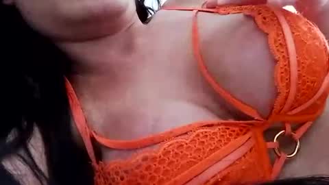 LIV LOMAX online show from June 20, 1:14 pm