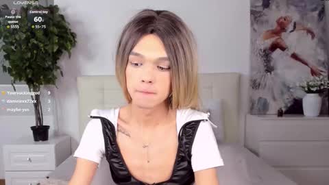 lizzydelrey online show from February 23, 1:30 am