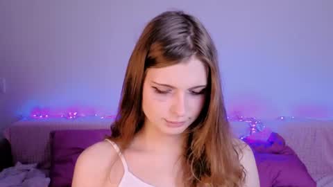 LouiseKane online show from August 1, 5:03 pm