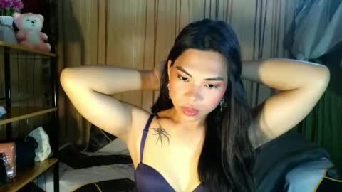 lovely_krizzy online show from February 6, 2:39 am