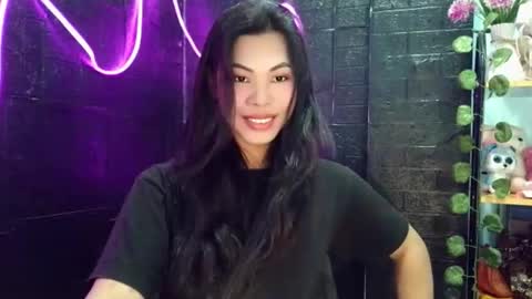 lovely_krizzy online show from April 13, 9:02 am