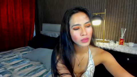 Snapshot of lovemarie19x chatting on February 7, 7:07 am pauleen online show from February 7, 7:07 am