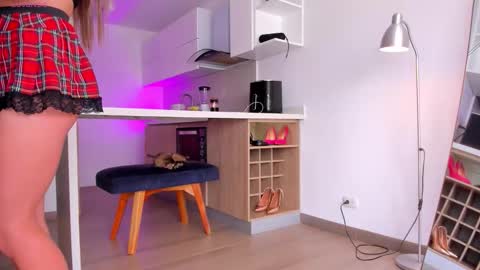 Hello my name is Lucy nice to meet you  thumb up is important for me kisses     online show from March 26, 4:10 pm