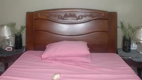 lulu_wild online show from October 24, 11:15 am