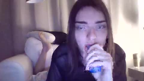 Luna Samosienko online show from December 20, 12:00 pm