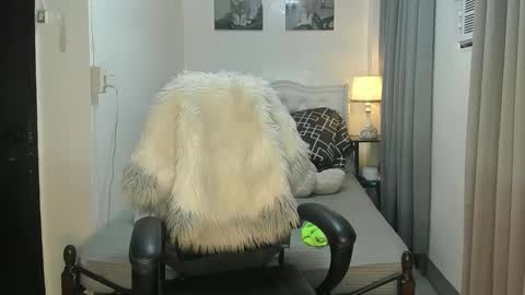 Snapshot of m1sspinay_yassie chatting on January 10, 5:34 pm Cutie Yassie online show from January 10, 5:34 pm