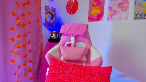 Madeline  online show from April 9, 12:11 pm