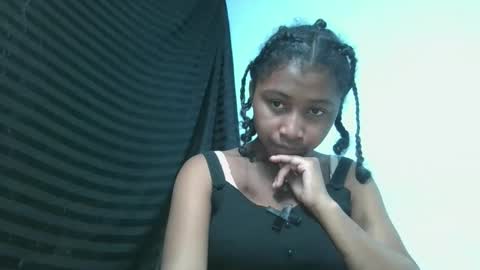 mamieriela online show from May 21, 8:32 am