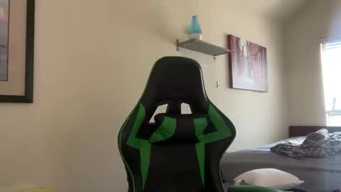 Mantismillie online show from October 10, 4:52 pm