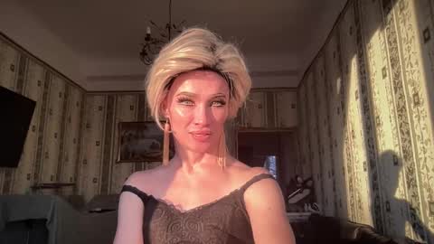 Mari online show from February 5, 1:33 pm