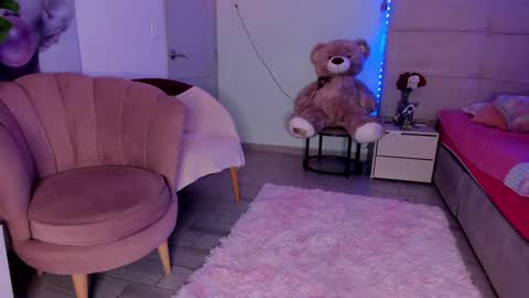 Snapshot of marily_daniela_ chatting on December 22, 3:33 am Marily Daniela online show from December 22, 3:33 am