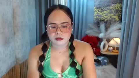 LEAH online show from June 15, 5:04 pm
