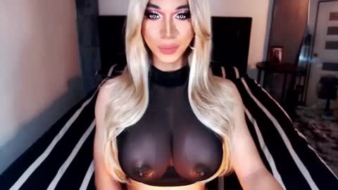 Snapshot of massivecockxmistress chatting on September 11, 4:37 pm Aica online show from September 11, 4:37 pm