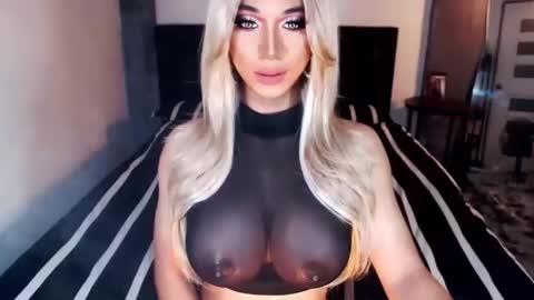 Snapshot of massivecockxmistress chatting on October 3, 3:06 am Aica online show from October 3, 3:06 am