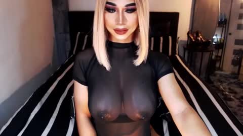 Snapshot of massivecockxmistress chatting on October 12, 2:58 am Aica online show from October 12, 2:58 am