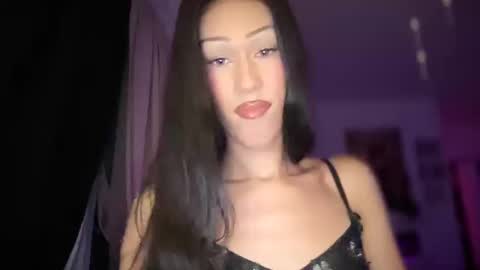 Snapshot of matrixprincess chatting on October 15, 2:55 am MOLLY MILLS online show from October 15, 2:55 am