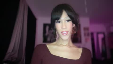 MOLLY MILLS online show from January 6, 3:10 am