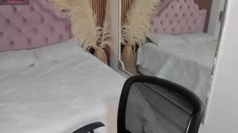 Maxine Minx online show from December 17, 10:59 pm