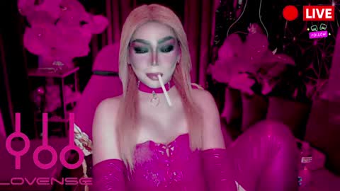 THE QUEEN ALPHA   Queen Medusa Prey online show from April 21, 1:53 am