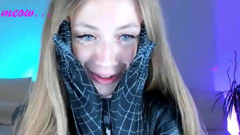 Meeeow  opening hours are from 2200 in New York online show from October 9, 2:24 am