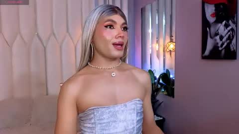 megan do santos online show from April 15, 2:33 pm