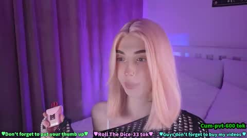 Melissa or abbreviated Mel or Lis online show from November 25, 5:31 am