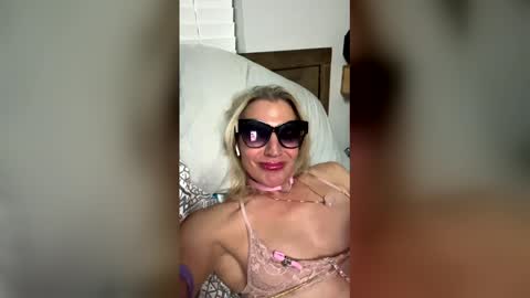 miamitransgirl305 online show from February 16, 2:54 am