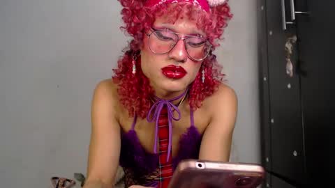 Snapshot of miancuntydoll chatting on January 3, 5:50 am MianCuntyDoll online show from January 3, 5:50 am