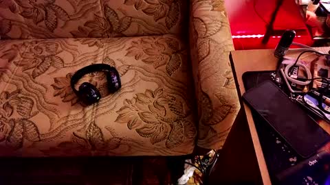 Snapshot of miaowhowl chatting on February 17, 6:26 pm Kristien online show from February 17, 6:26 pm